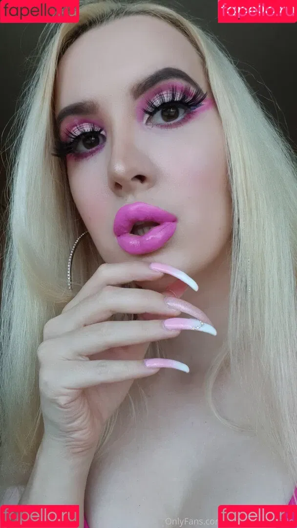 Vivian Rose / Vivian_Rose / vivianroseofficial Onlyfans Photo Gallery 