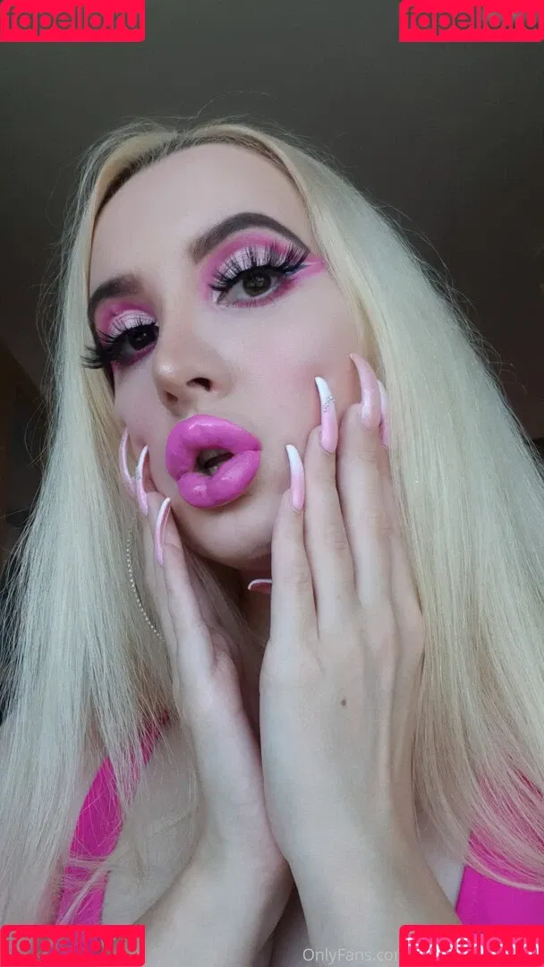 Vivian Rose / Vivian_Rose / vivianroseofficial Onlyfans Photo Gallery 