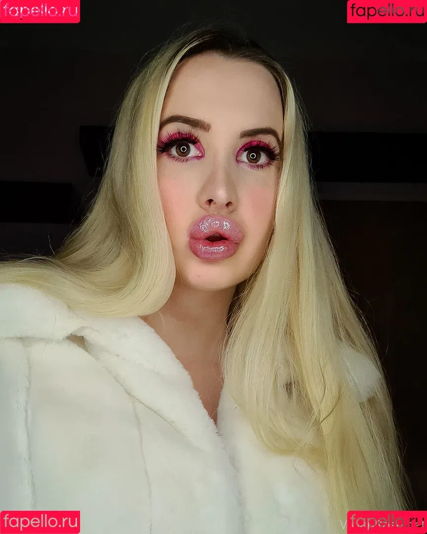 Vivian Rose / Vivian_Rose / vivianroseofficial Onlyfans Photo Gallery 