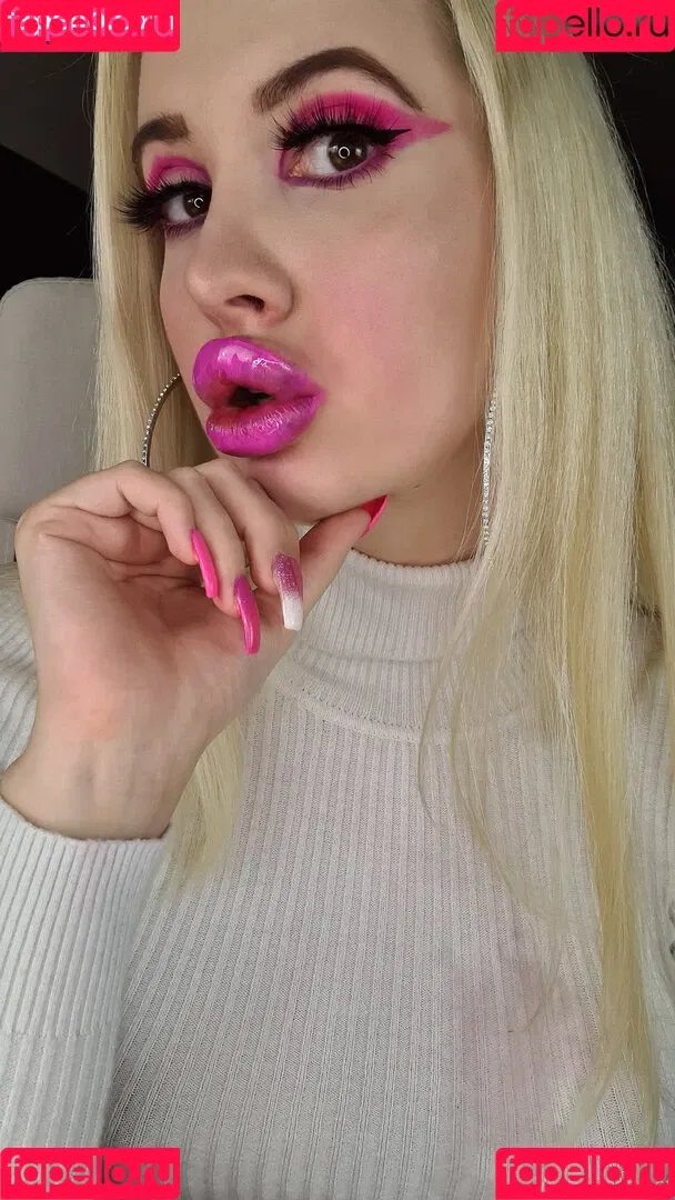 Vivian Rose / Vivian_Rose / vivianroseofficial Onlyfans Photo Gallery 