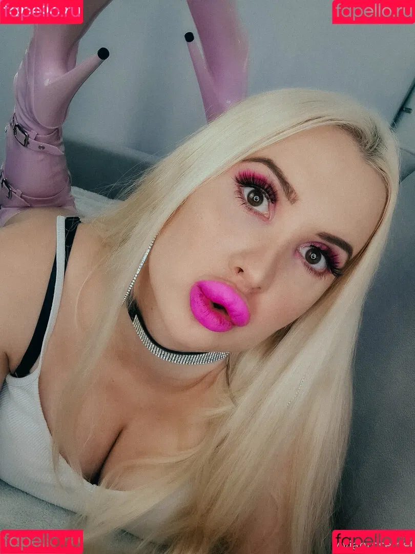 Vivian Rose / Vivian_Rose / vivianroseofficial Onlyfans Photo Gallery 