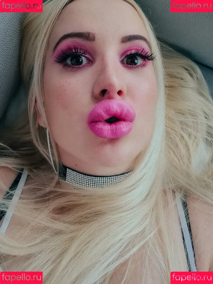 Vivian Rose / Vivian_Rose / vivianroseofficial Onlyfans Photo Gallery 