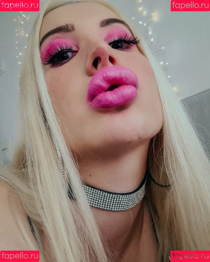 Vivian Rose / Vivian_Rose / vivianroseofficial Onlyfans Photo Gallery 