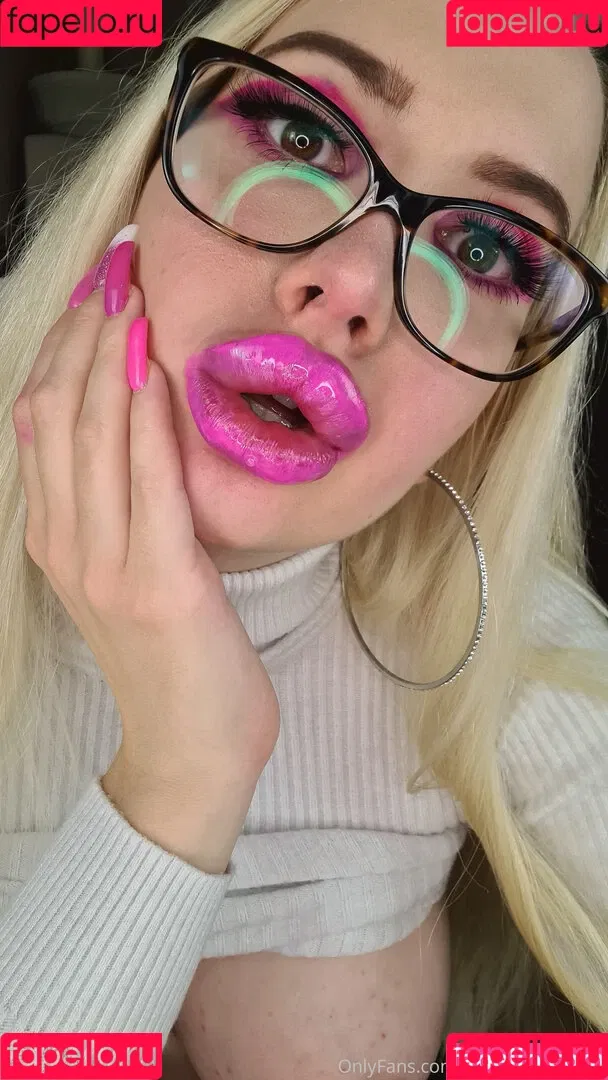 Vivian Rose / Vivian_Rose / vivianroseofficial Onlyfans Photo Gallery 