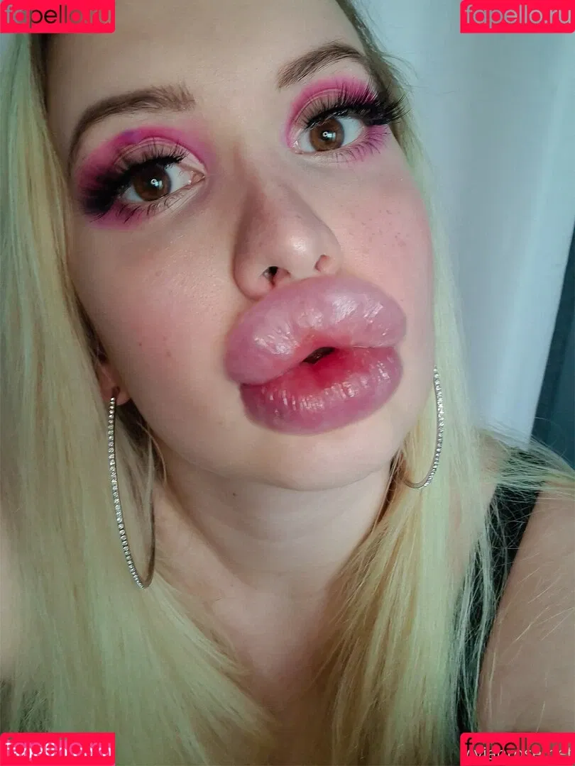 Vivian Rose / Vivian_Rose / vivianroseofficial Onlyfans Photo Gallery 