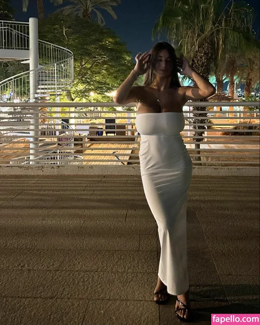 dollshir / shir._.vaturi / shir_vaturi Onlyfans Photo Gallery 