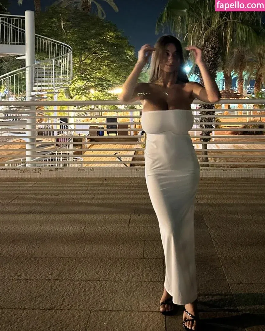 dollshir / shir._.vaturi / shir_vaturi Onlyfans Photo Gallery 