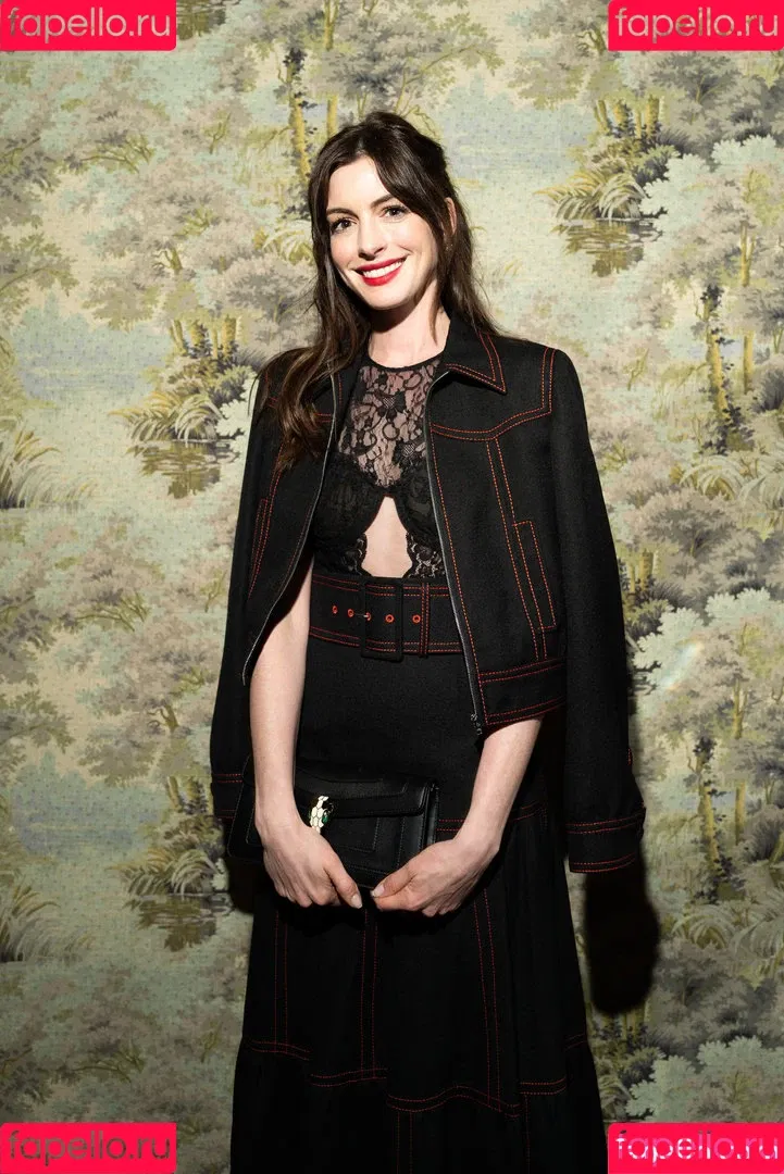 Anne Hathaway / ahathawaynews / annehathaway / heatherannie Onlyfans Photo Gallery 