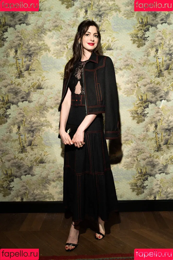 Anne Hathaway / ahathawaynews / annehathaway / heatherannie Onlyfans Photo Gallery 