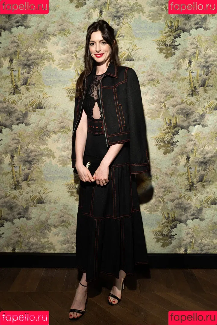 Anne Hathaway / ahathawaynews / annehathaway / heatherannie Onlyfans Photo Gallery 