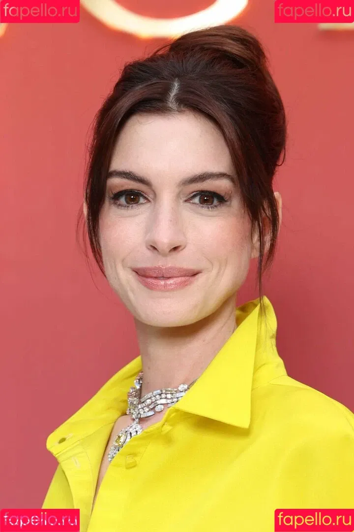 Anne Hathaway / ahathawaynews / annehathaway / heatherannie Onlyfans Photo Gallery 