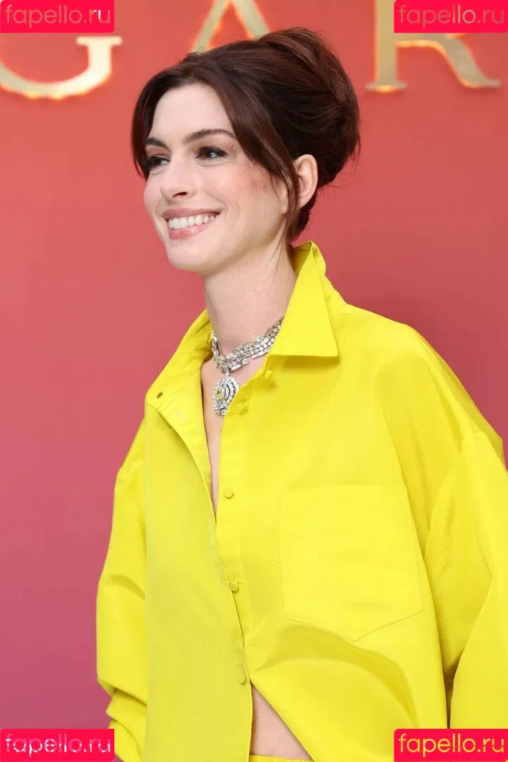 Anne Hathaway / ahathawaynews / annehathaway / heatherannie Onlyfans Photo Gallery 