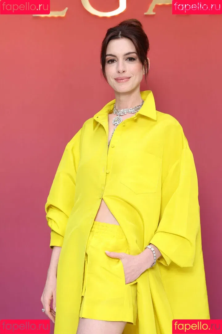 Anne Hathaway / ahathawaynews / annehathaway / heatherannie Onlyfans Photo Gallery 