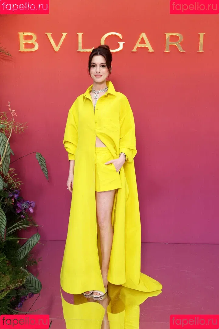 Anne Hathaway / ahathawaynews / annehathaway / heatherannie Onlyfans Photo Gallery 