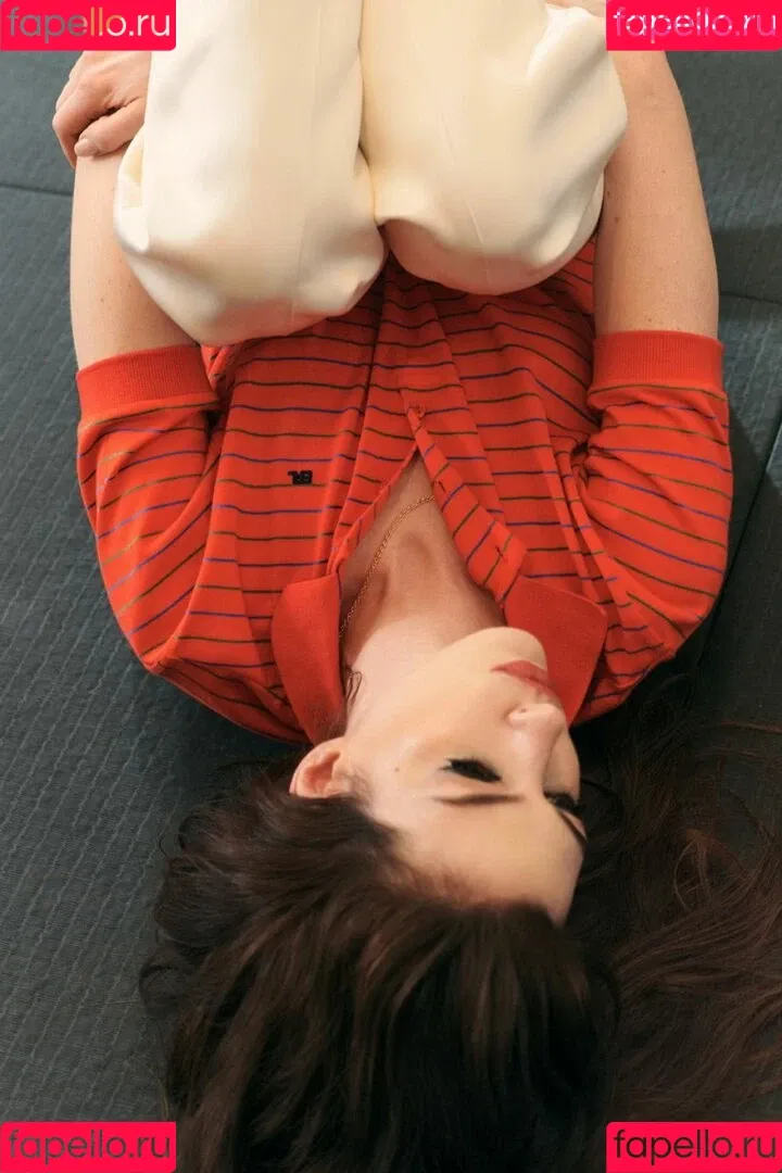 Anne Hathaway / ahathawaynews / annehathaway / heatherannie Onlyfans Photo Gallery 