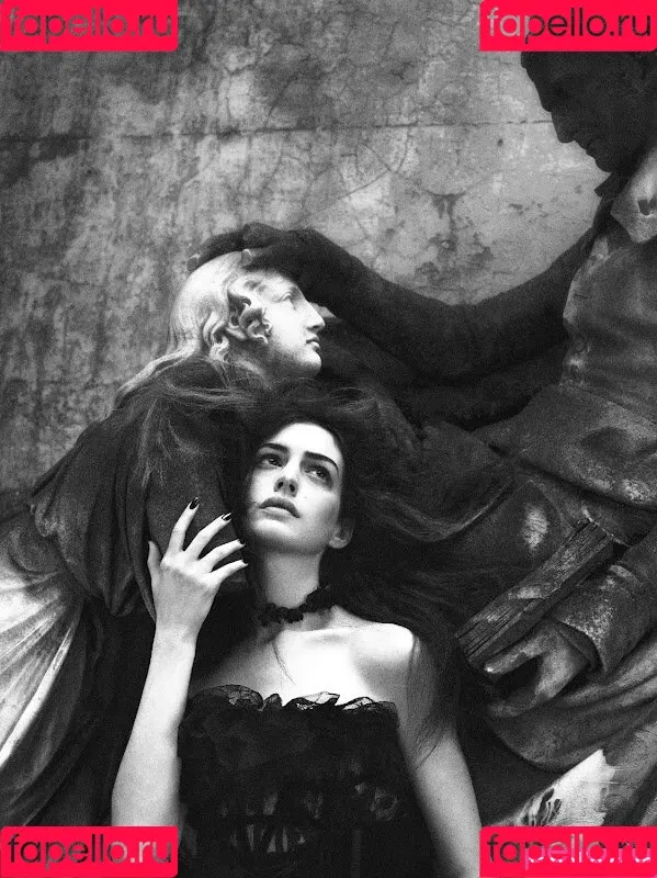 Anne Hathaway / ahathawaynews / annehathaway / heatherannie Onlyfans Photo Gallery 