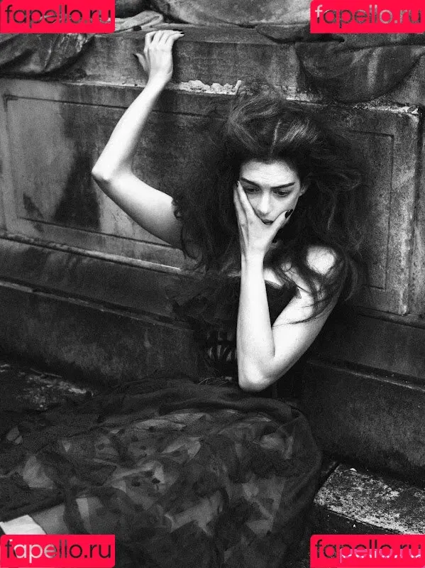Anne Hathaway / ahathawaynews / annehathaway / heatherannie Onlyfans Photo Gallery 