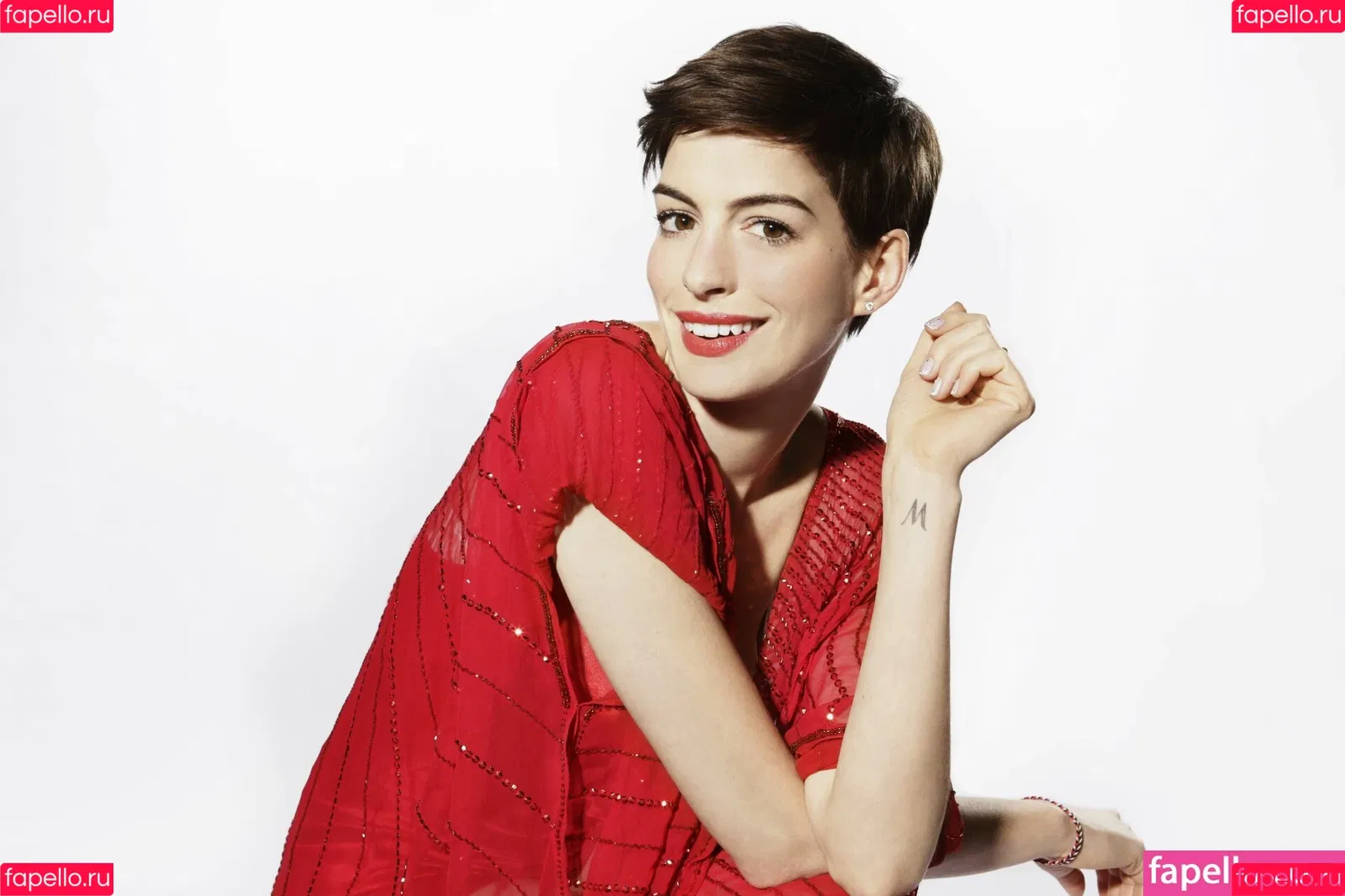 Anne Hathaway / ahathawaynews / annehathaway / heatherannie Onlyfans Photo Gallery 