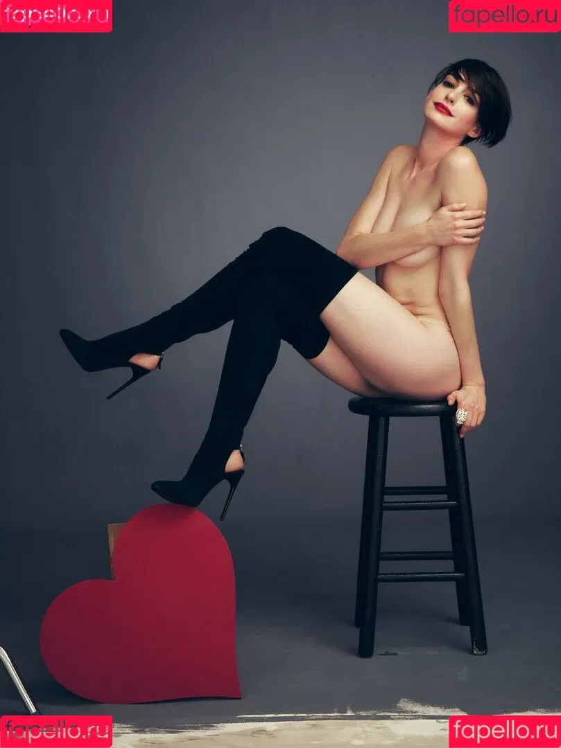 Anne Hathaway / ahathawaynews / annehathaway / heatherannie Onlyfans Photo Gallery 