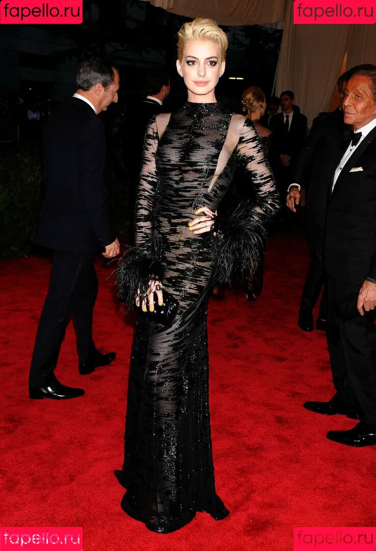 Anne Hathaway / ahathawaynews / annehathaway / heatherannie Onlyfans Photo Gallery 
