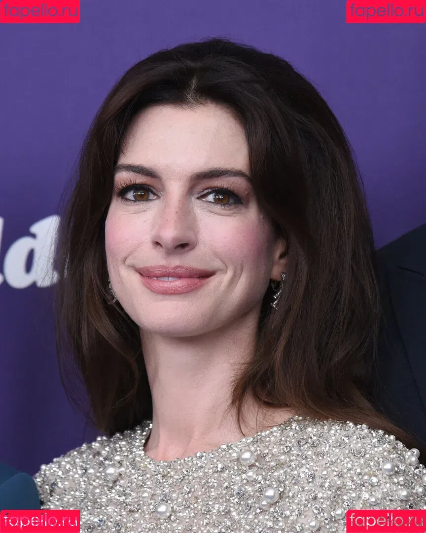 Anne Hathaway / ahathawaynews / annehathaway / heatherannie Onlyfans Photo Gallery 