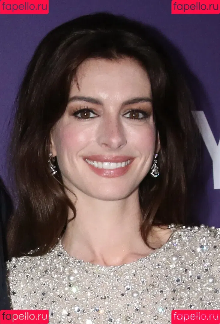 Anne Hathaway / ahathawaynews / annehathaway / heatherannie Onlyfans Photo Gallery 