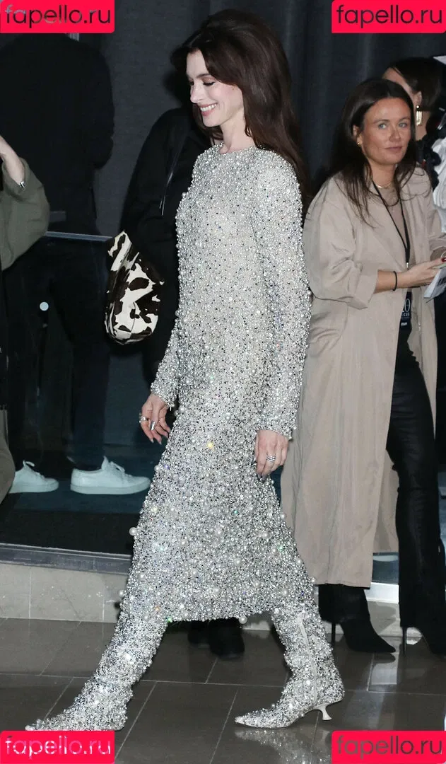 Anne Hathaway / ahathawaynews / annehathaway / heatherannie Onlyfans Photo Gallery 