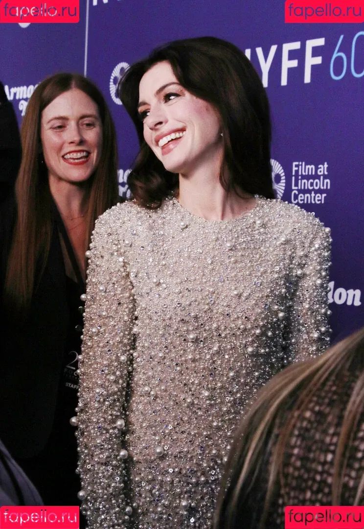 Anne Hathaway / ahathawaynews / annehathaway / heatherannie Onlyfans Photo Gallery 