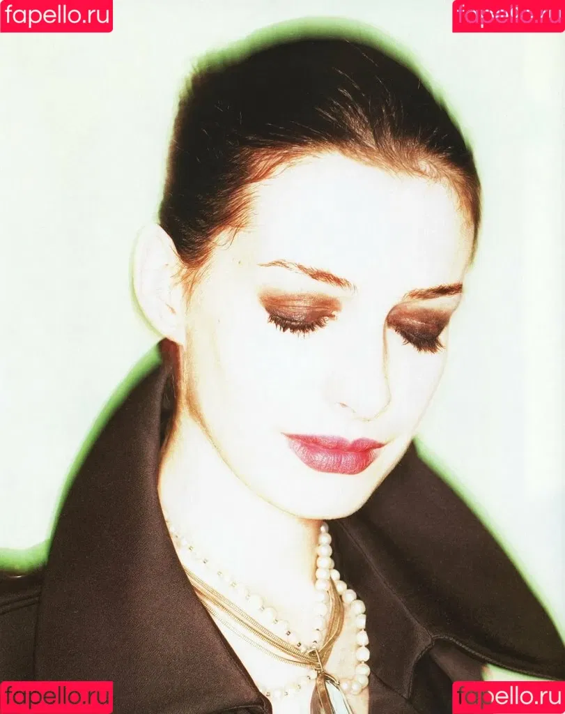 Anne Hathaway / ahathawaynews / annehathaway / heatherannie Onlyfans Photo Gallery 