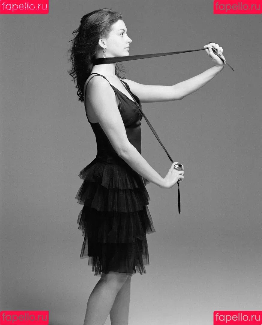 Anne Hathaway / ahathawaynews / annehathaway / heatherannie Onlyfans Photo Gallery 