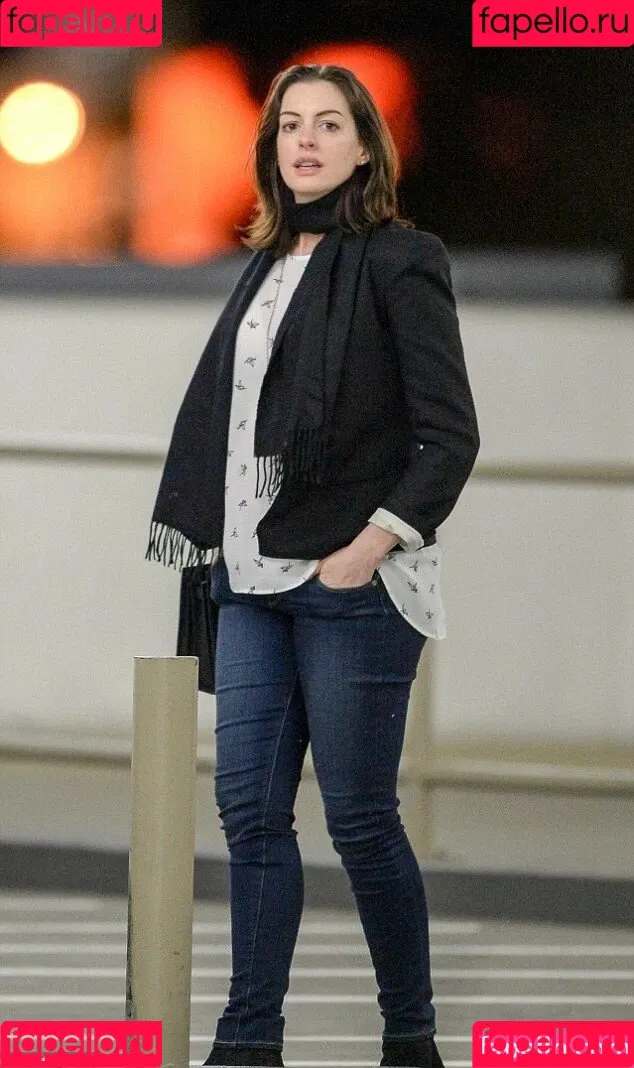 Anne Hathaway / ahathawaynews / annehathaway / heatherannie Onlyfans Photo Gallery 