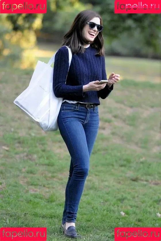 Anne Hathaway / ahathawaynews / annehathaway / heatherannie Onlyfans Photo Gallery 