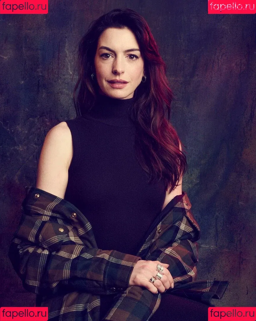 Anne Hathaway / ahathawaynews / annehathaway / heatherannie Onlyfans Photo Gallery 