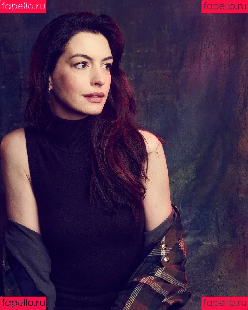 Anne Hathaway / ahathawaynews / annehathaway / heatherannie Onlyfans Photo Gallery 