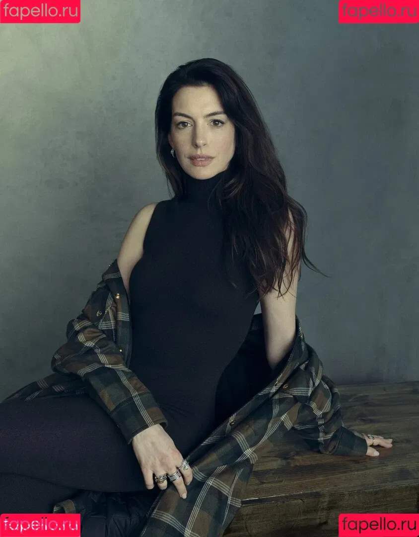 Anne Hathaway / ahathawaynews / annehathaway / heatherannie Onlyfans Photo Gallery 