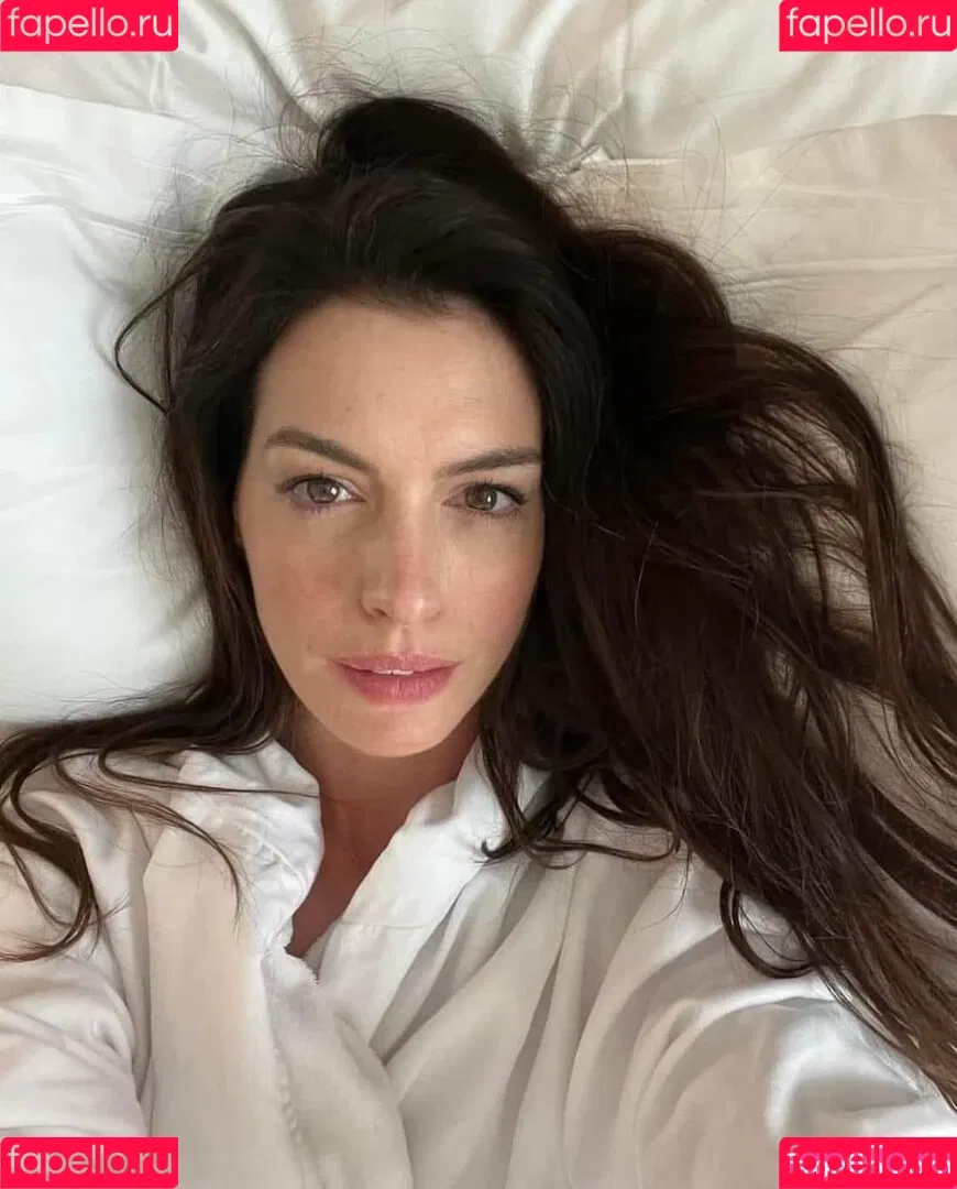 Anne Hathaway / ahathawaynews / annehathaway / heatherannie Onlyfans Photo Gallery 