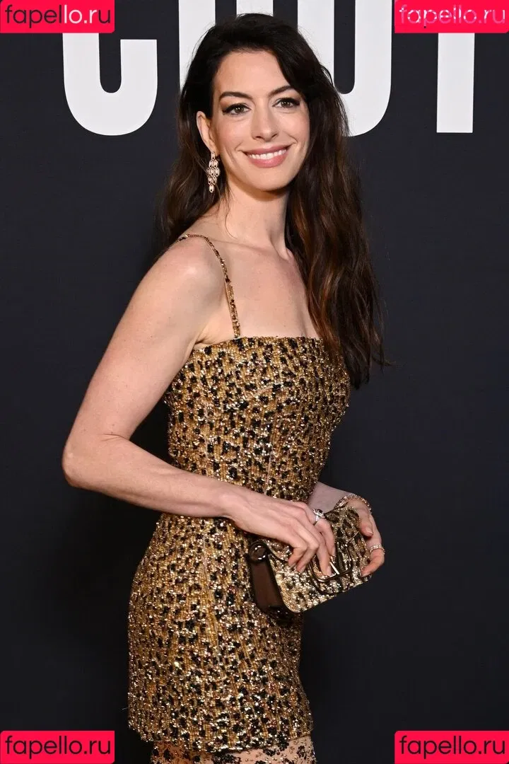 Anne Hathaway / ahathawaynews / annehathaway / heatherannie Onlyfans Photo Gallery 