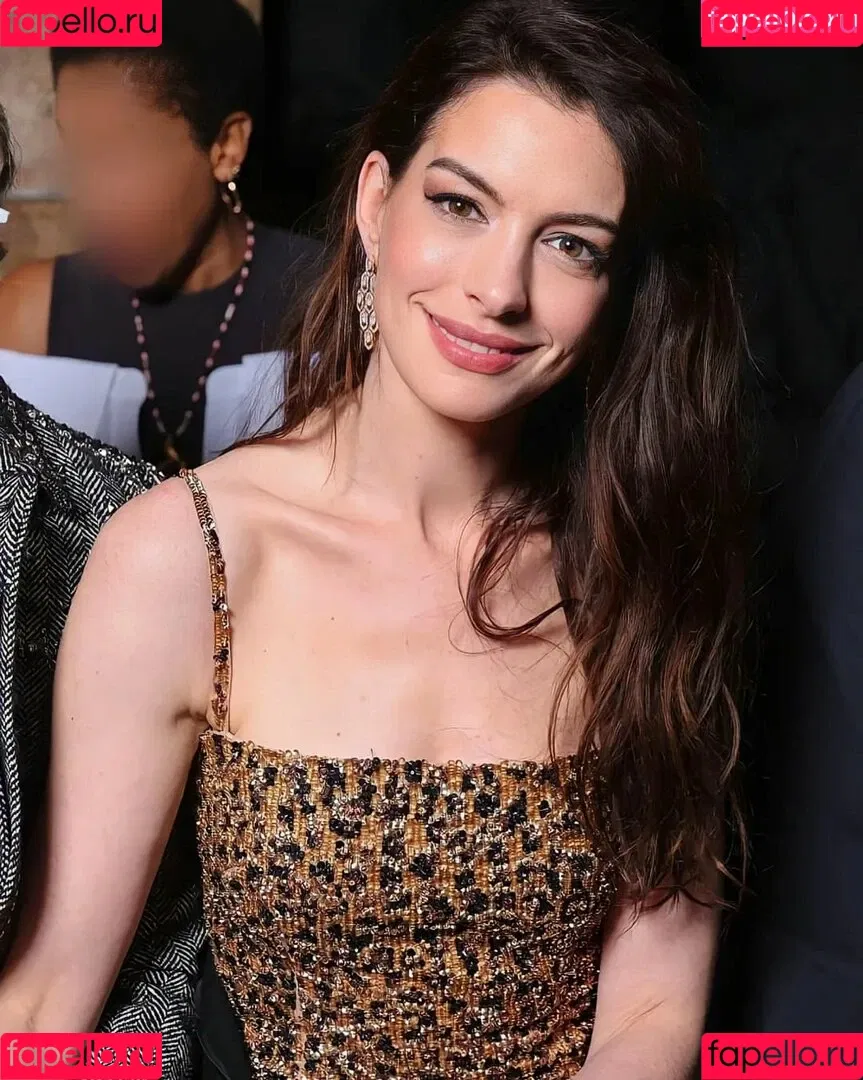 Anne Hathaway / ahathawaynews / annehathaway / heatherannie Onlyfans Photo Gallery 