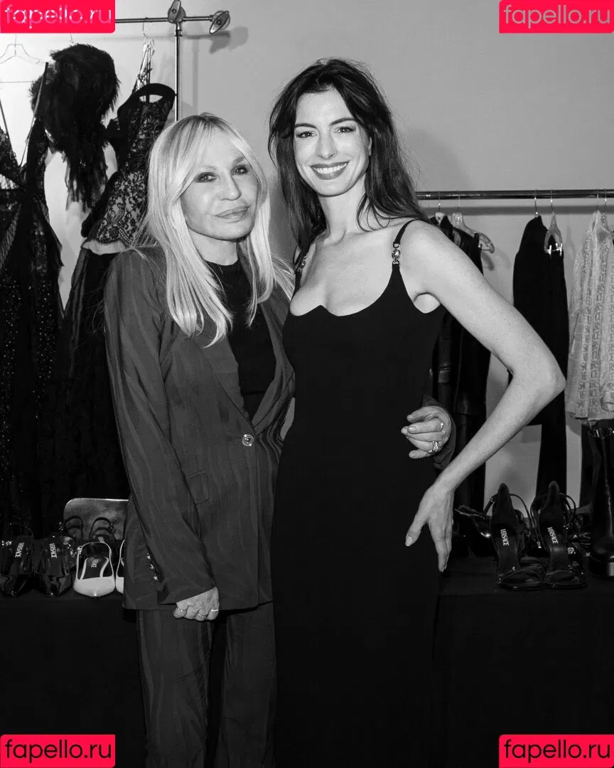 Anne Hathaway / ahathawaynews / annehathaway / heatherannie Onlyfans Photo Gallery 