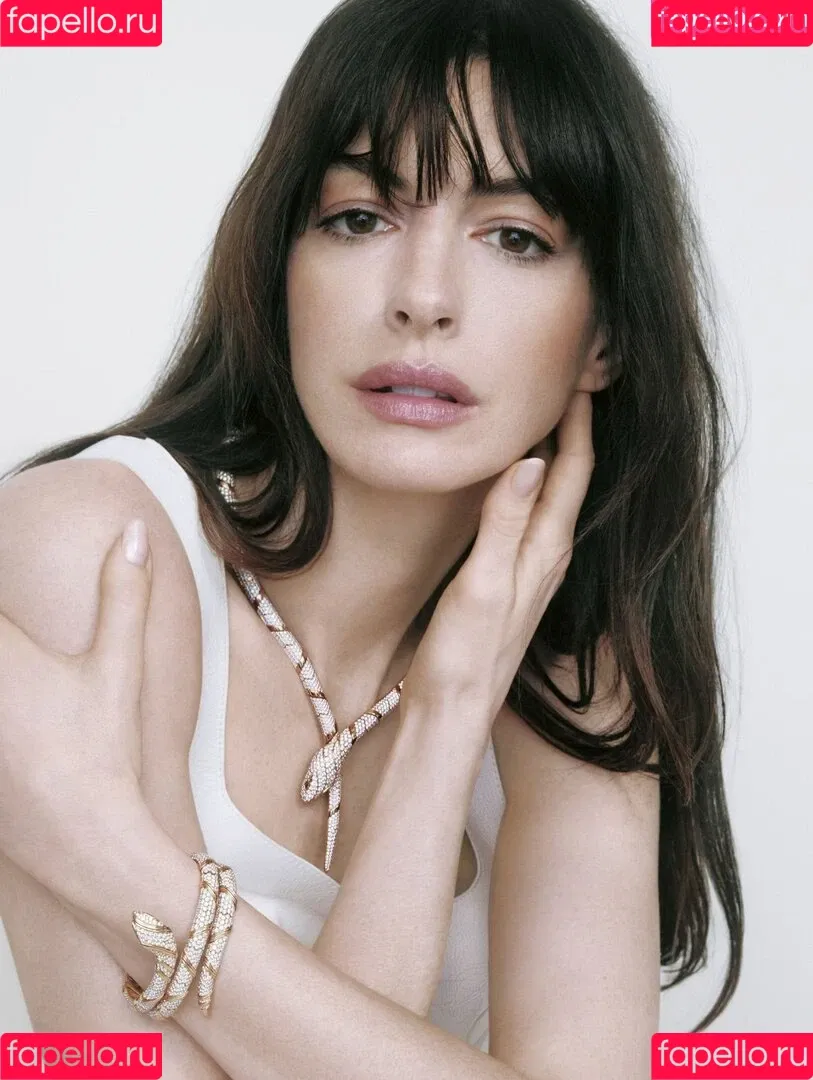 Anne Hathaway / ahathawaynews / annehathaway / heatherannie Onlyfans Photo Gallery 