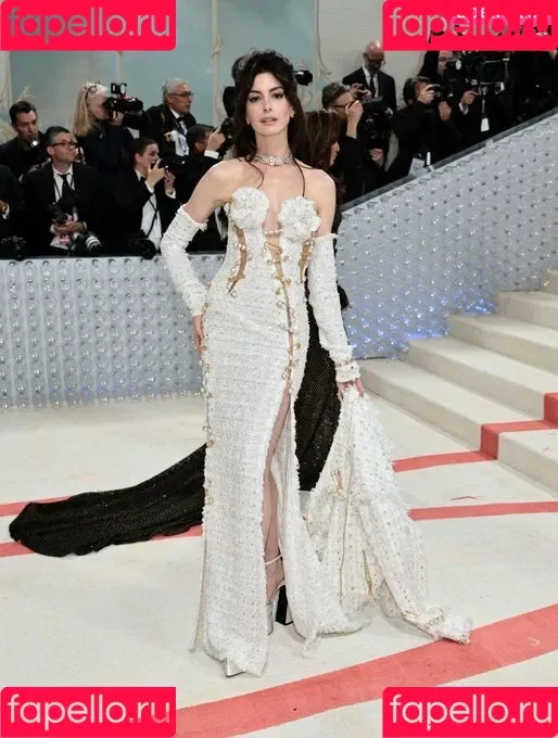 Anne Hathaway / ahathawaynews / annehathaway / heatherannie Onlyfans Photo Gallery 