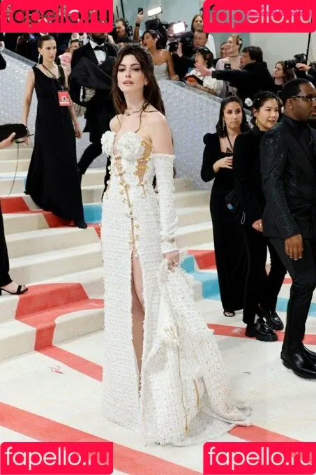 Anne Hathaway / ahathawaynews / annehathaway / heatherannie Onlyfans Photo Gallery 