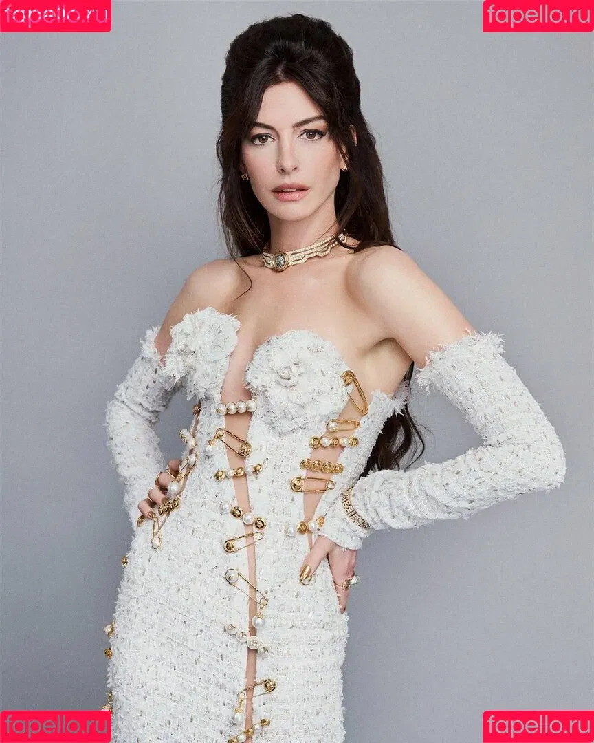 Anne Hathaway / ahathawaynews / annehathaway / heatherannie Onlyfans Photo Gallery 