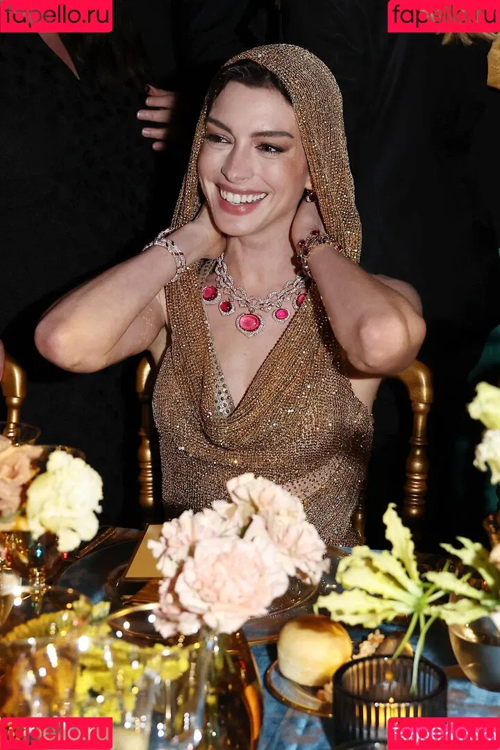Anne Hathaway / ahathawaynews / annehathaway / heatherannie Onlyfans Photo Gallery 