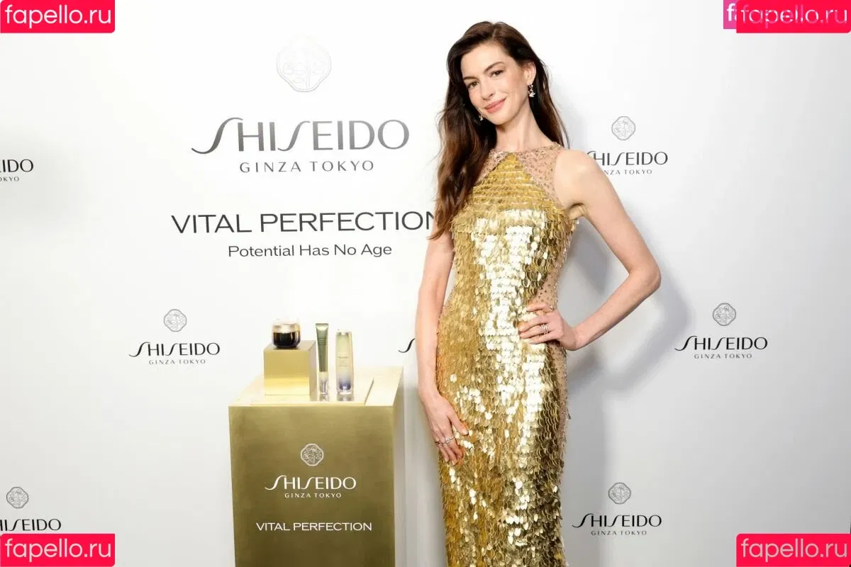 Anne Hathaway / ahathawaynews / annehathaway / heatherannie Onlyfans Photo Gallery 