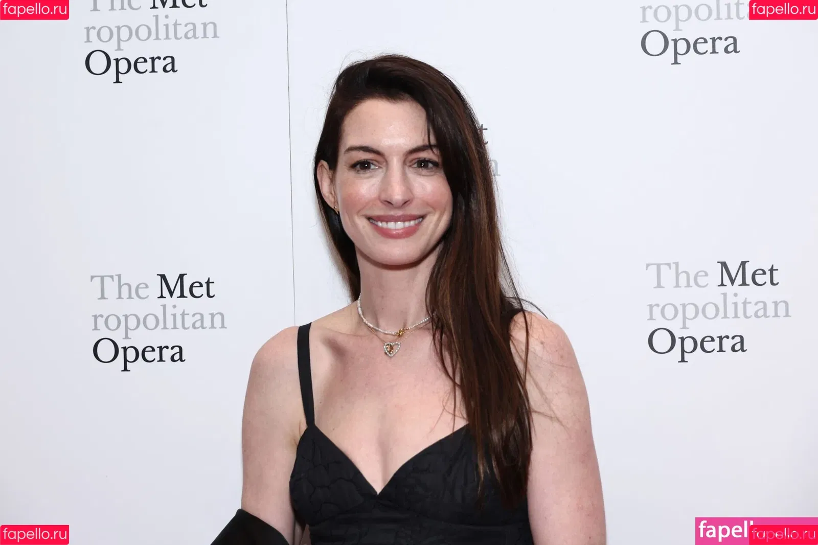 Anne Hathaway / ahathawaynews / annehathaway / heatherannie Onlyfans Photo Gallery 