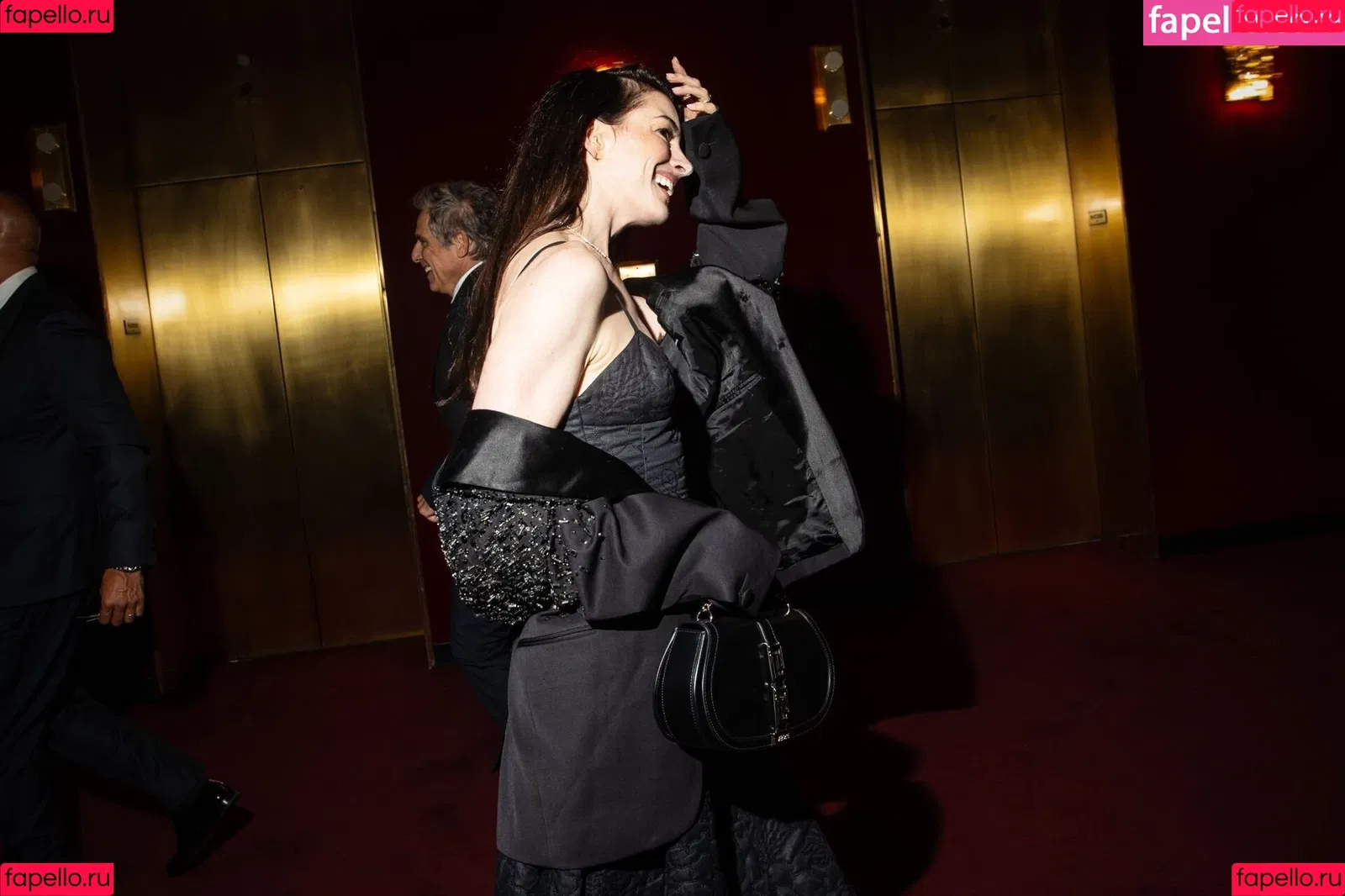 Anne Hathaway / ahathawaynews / annehathaway / heatherannie Onlyfans Photo Gallery 