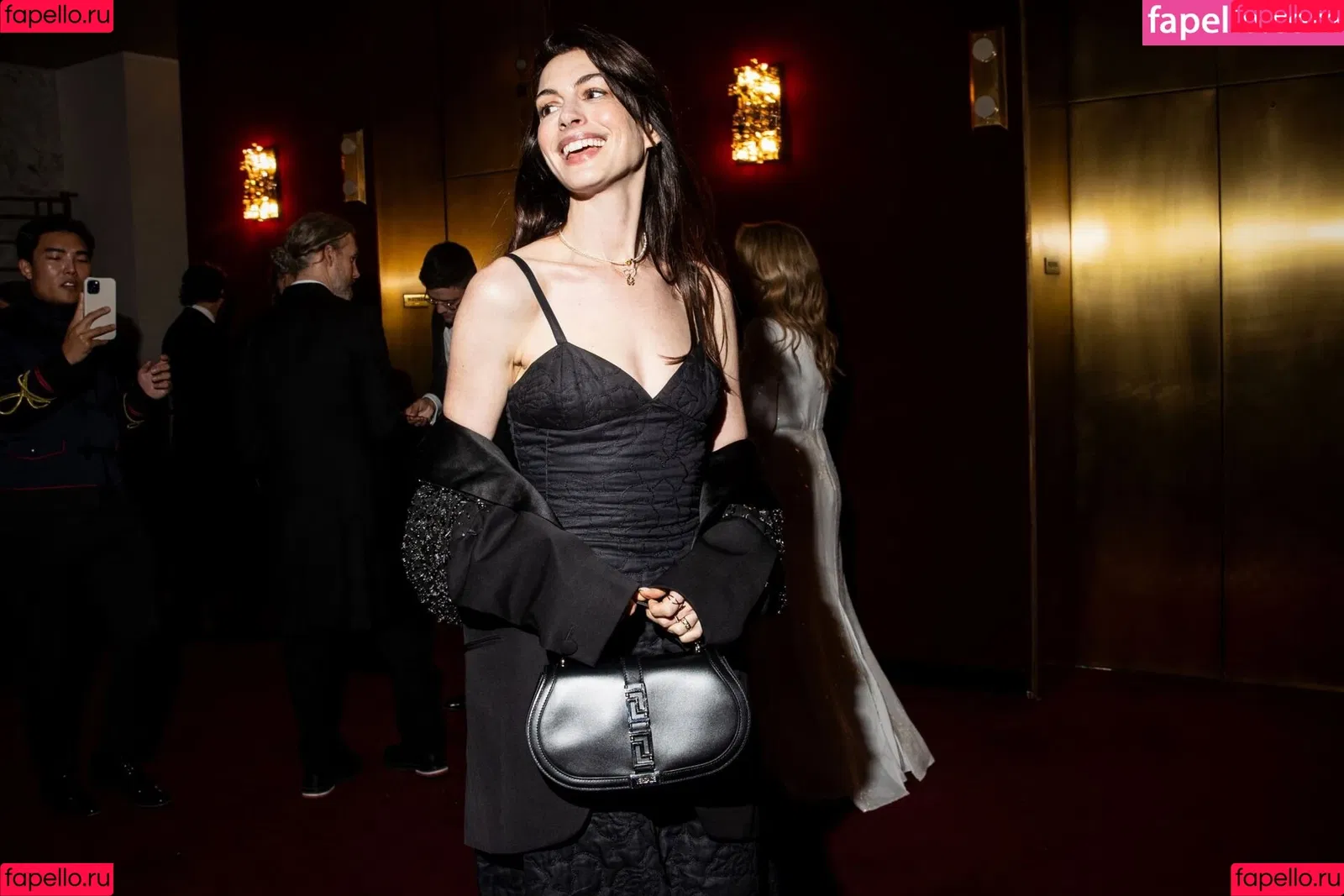 Anne Hathaway / ahathawaynews / annehathaway / heatherannie Onlyfans Photo Gallery 