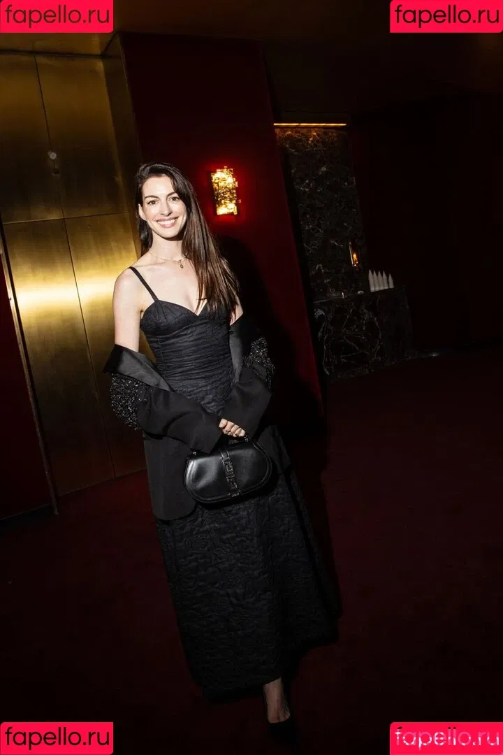 Anne Hathaway / ahathawaynews / annehathaway / heatherannie Onlyfans Photo Gallery 