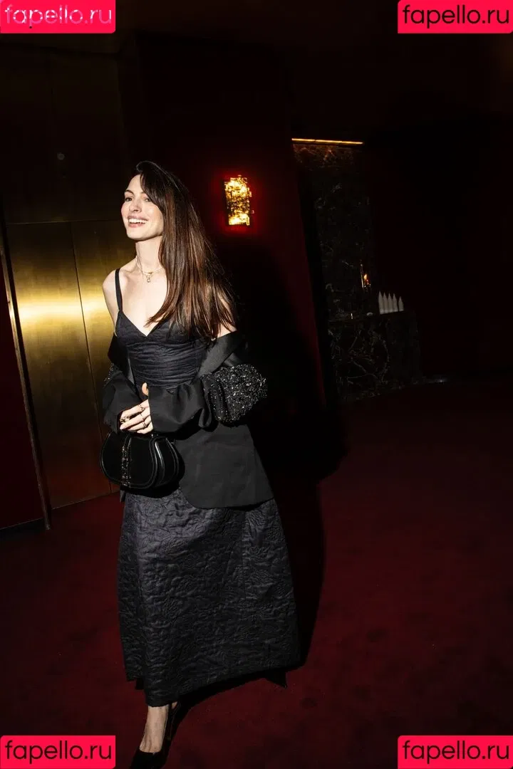 Anne Hathaway / ahathawaynews / annehathaway / heatherannie Onlyfans Photo Gallery 